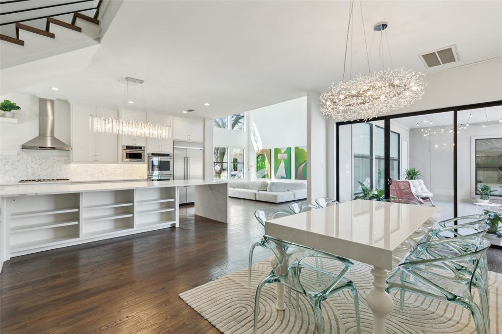 Royal Crest - Residential