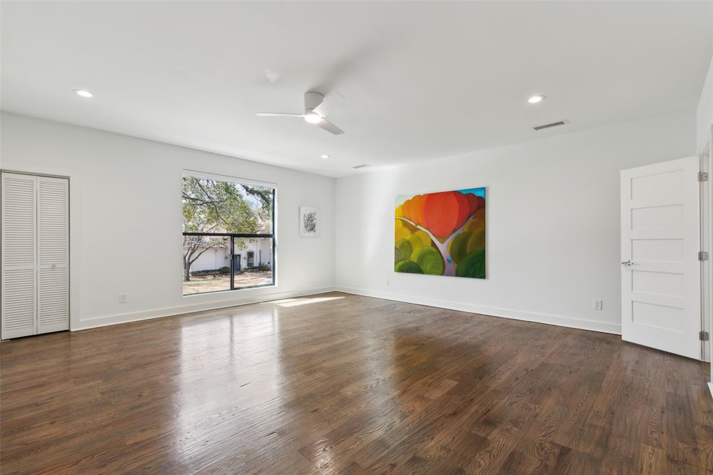 Royal Crest - Residential