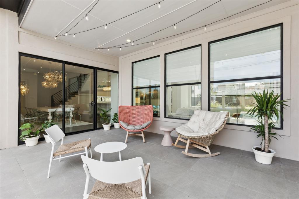 Royal Crest - Residential