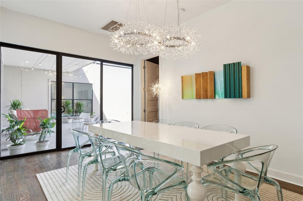 Royal Crest - Residential