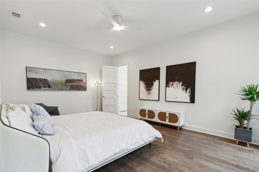 Royal Crest - Residential