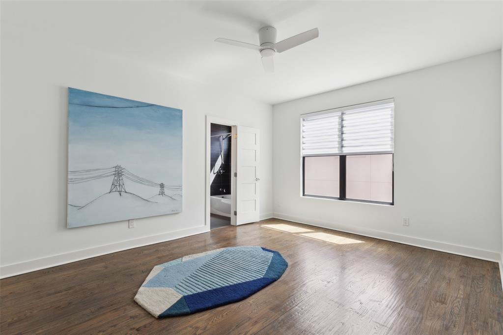 Royal Crest - Residential