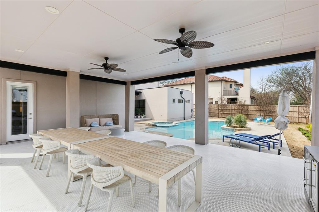 Royal Crest - Residential