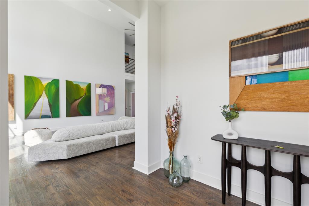 Royal Crest - Residential