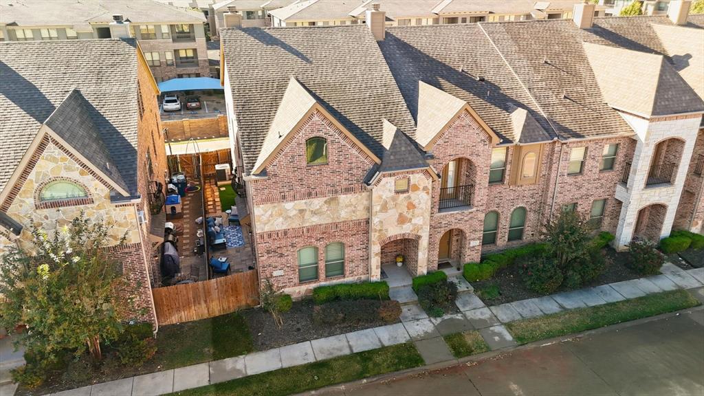 Lake Ridge Town Homes - Residential