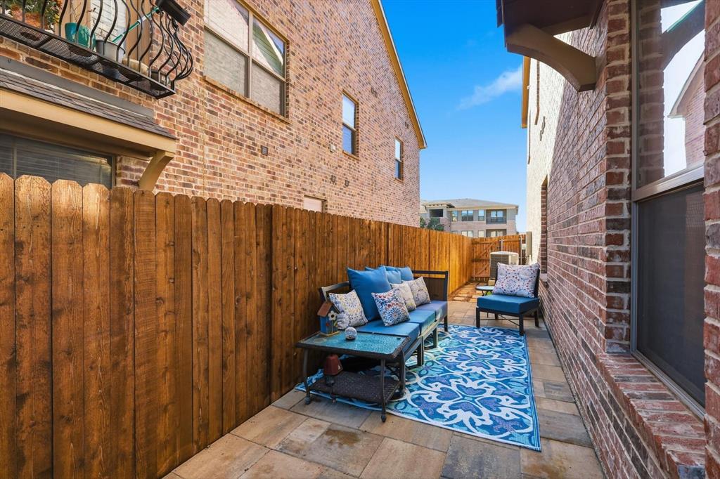 Lake Ridge Town Homes - Residential