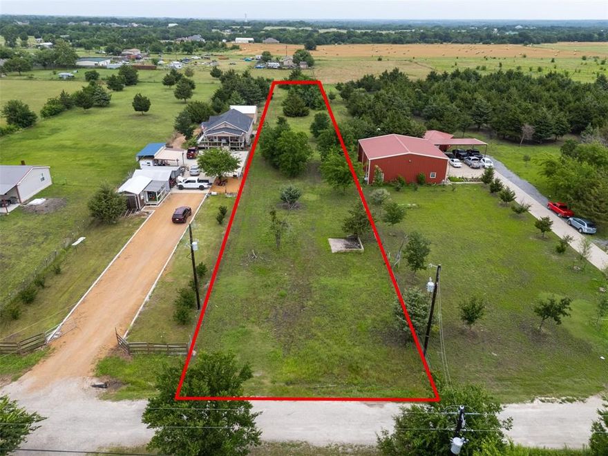 1 ACRE in Anna – Ready for Your Vision!
Unrestricted 1-acre lot located just minutes from Downtown Anna and US-75. This blank canvas is perfect for your dream home, a barndominium, or investment property. Enjoy peace and privacy with no HOA and no known building restrictions. Situated on a paved road with easy access to utilities nearby. Buyer to verify all utilities and zoning. Don’t miss this rare opportunity to own land in one of the fastest-growing areas of North Texas!