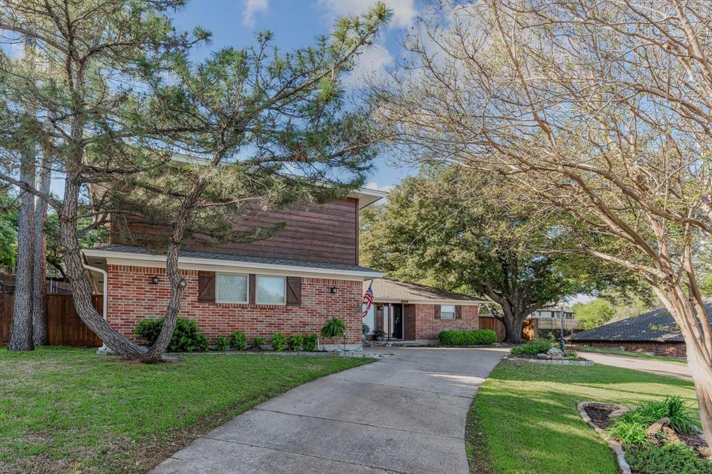 7713 Woodside Hill