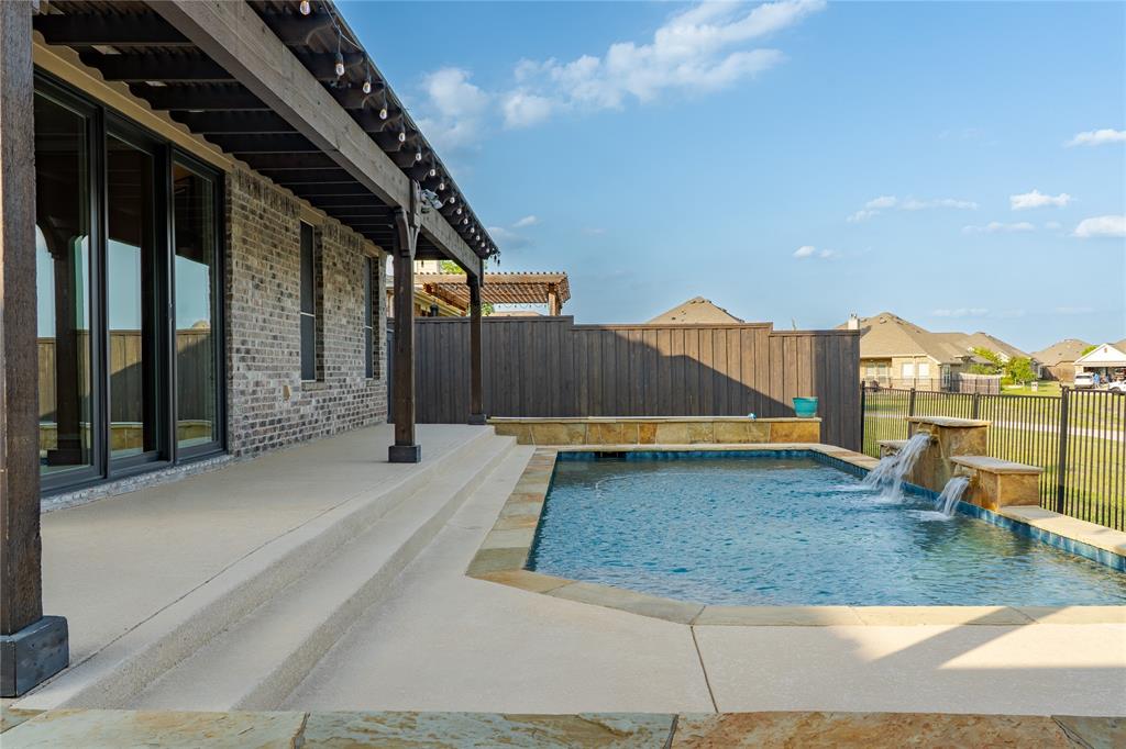 186 Balfour Drive
