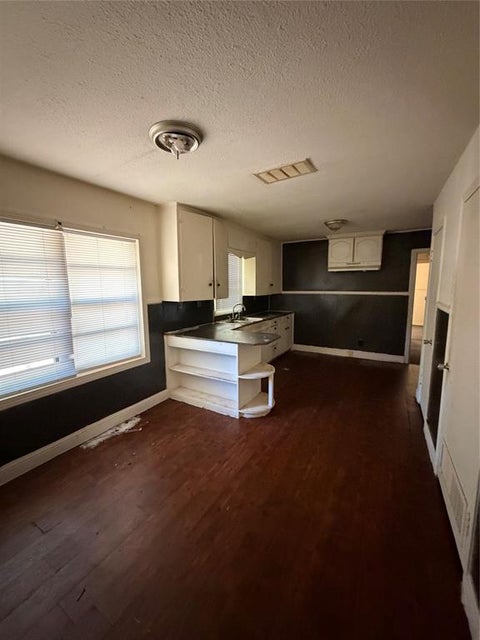 Tiny photo for 7023 Louise Street, Shreveport, LA 71108 (MLS # 21396983)