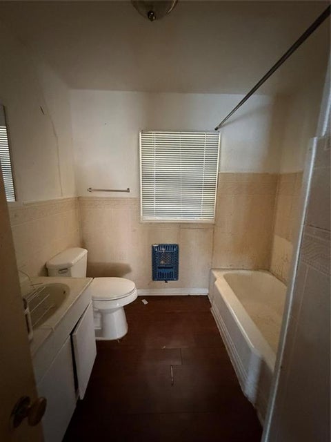 Tiny photo for 7023 Louise Street, Shreveport, LA 71108 (MLS # 21396983)