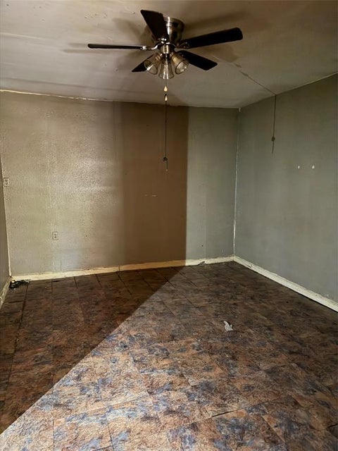 Tiny photo for 7023 Louise Street, Shreveport, LA 71108 (MLS # 21396983)
