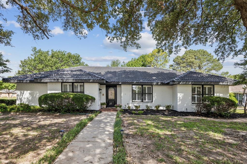 101 Oakmont Drive