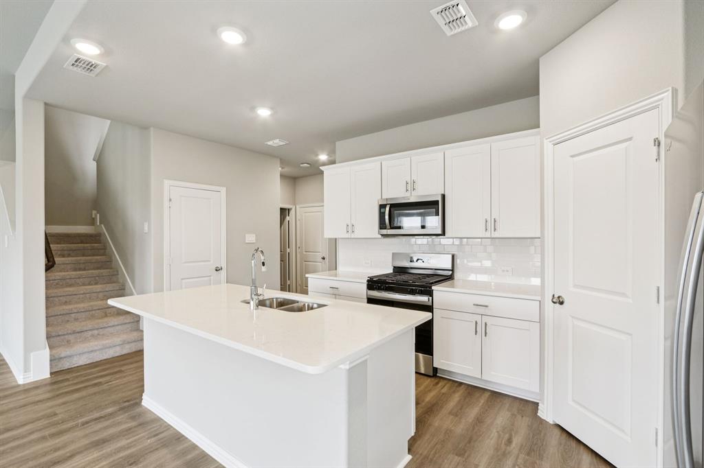 1582 Coldwater Way