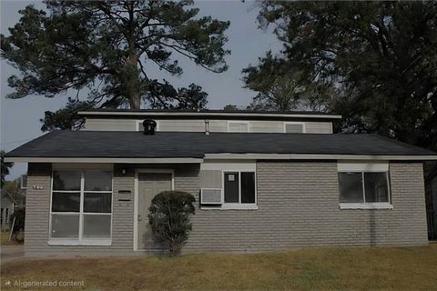 Photo of 724 Saint Peter Boulevard, Shreveport, LA 71106 (MLS # 21211559)