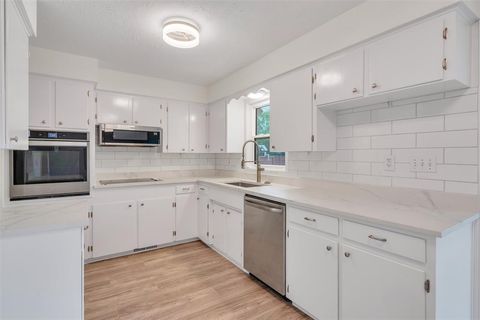 Tiny photo for 556 Summit Drive, Richardson, TX 75081 (MLS # 21099360)