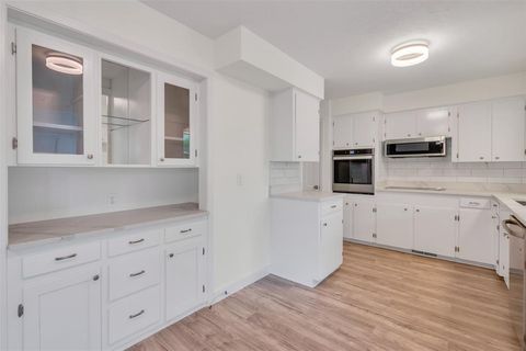 Tiny photo for 556 Summit Drive, Richardson, TX 75081 (MLS # 21099360)