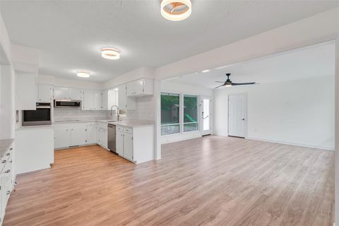 Tiny photo for 556 Summit Drive, Richardson, TX 75081 (MLS # 21099360)