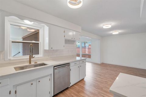 Tiny photo for 556 Summit Drive, Richardson, TX 75081 (MLS # 21099360)