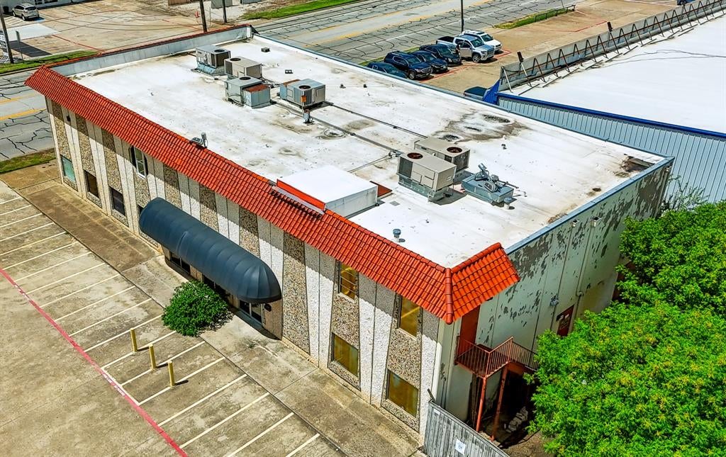2811 W Division
