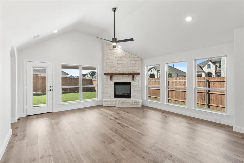 Country Lakes - Residential