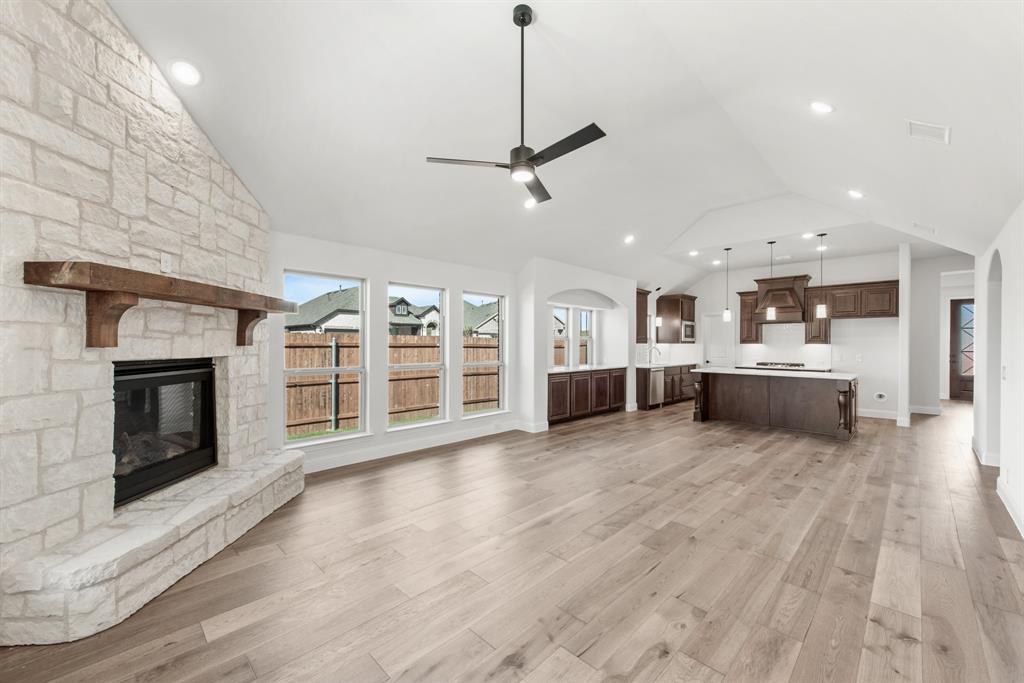 Country Lakes - Residential