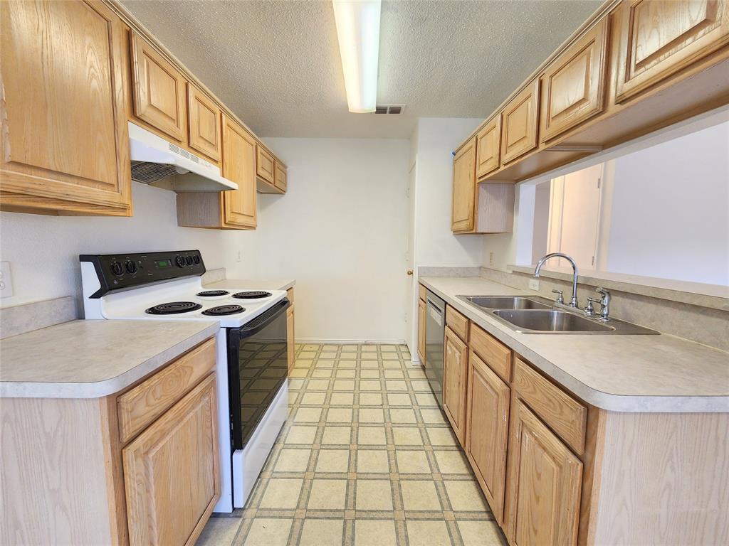 Village Creek - Residential Lease