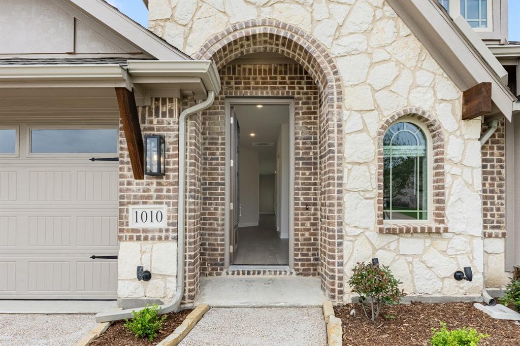 1010 Hickory Chase Lane