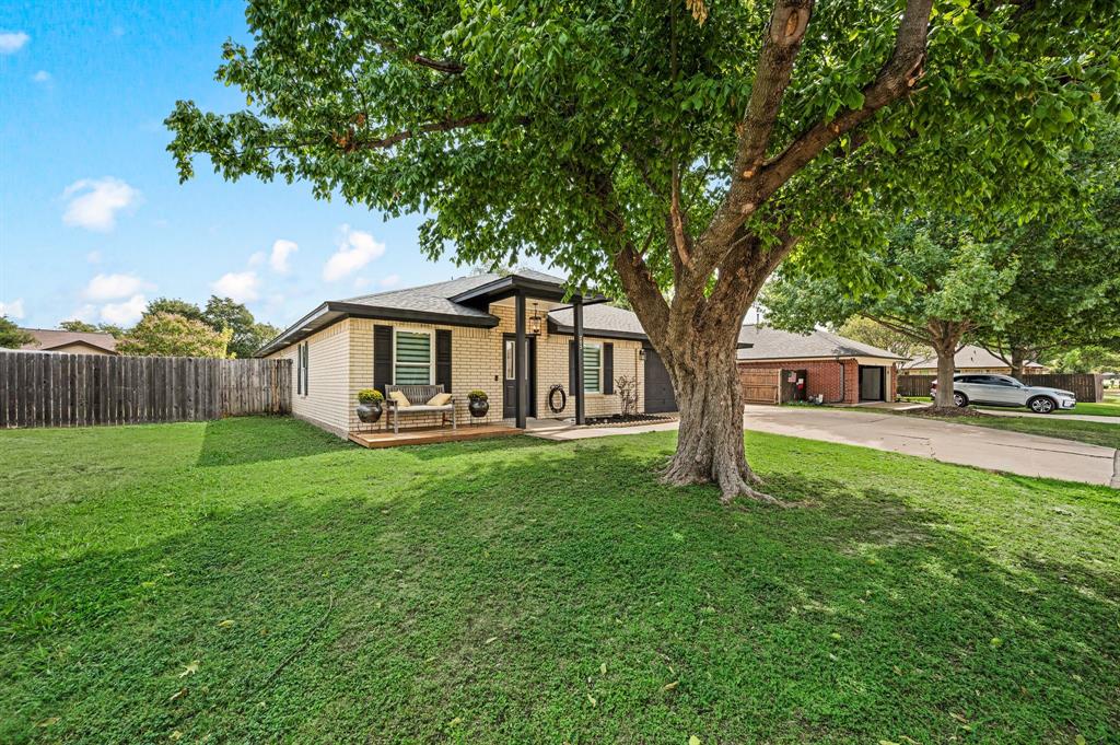 705 Western Trail