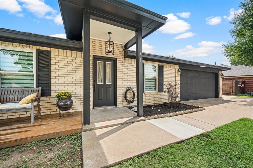 705 Western Trail