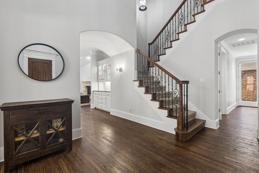 425 Waterford Lane