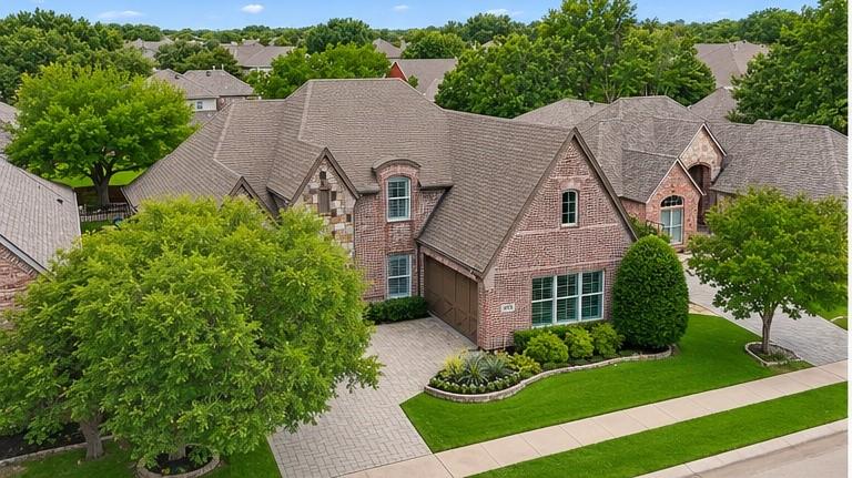 425 Waterford Lane