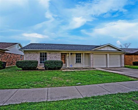 Photo of 3517 Madrid Drive, Fort Worth, TX 76133 (MLS # 21216852)
