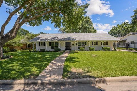 4529 Cloudview Road Fort Worth TX 76109