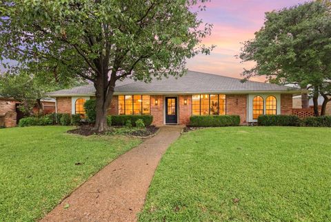 Photo of 527 Tiffany Trail, Richardson, TX 75081 (MLS # 21296799)