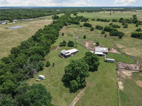 901 County Road 3925 Wolfe City TX 75496