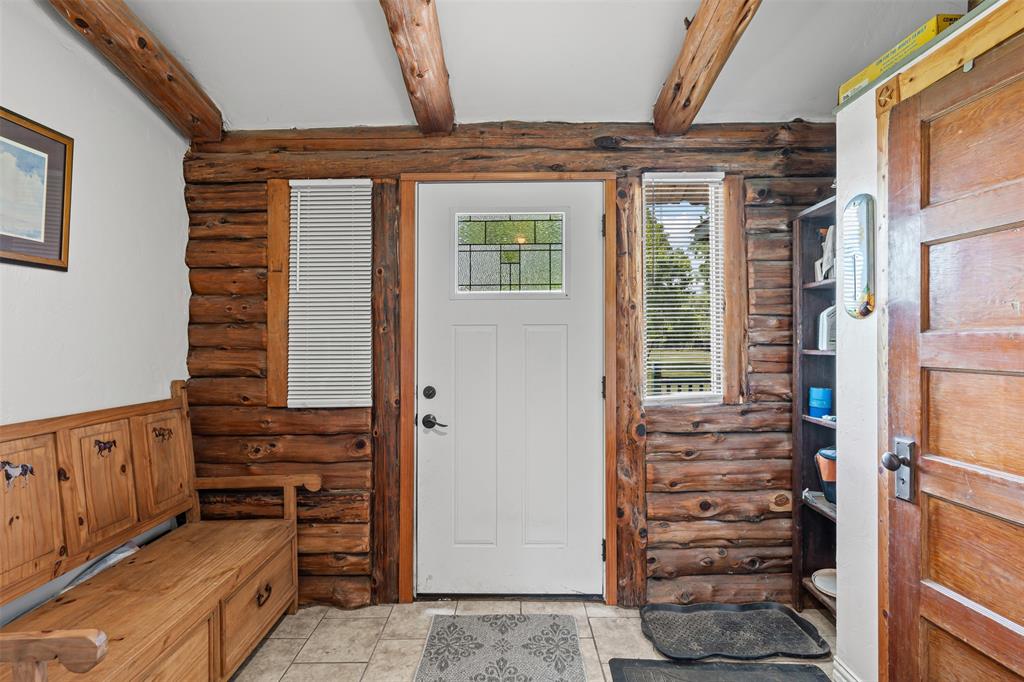 901 County Road 3925
