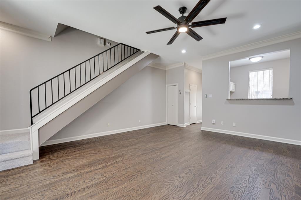3940 Buena Vista Street 305