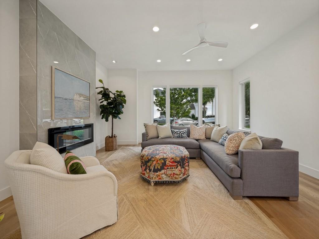 3724 W Beverly Drive