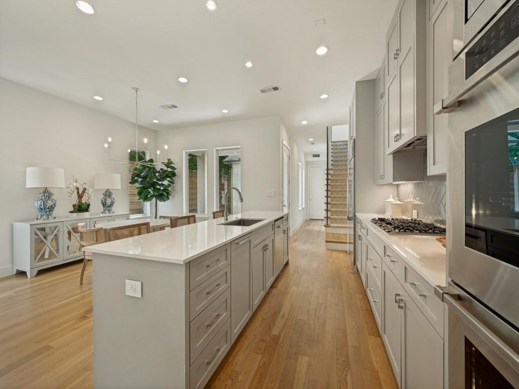 3724 W Beverly Drive