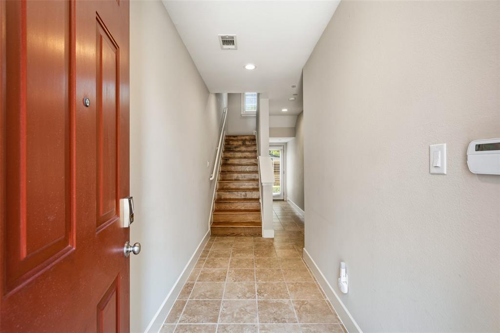 4211 Rawlins Street 420