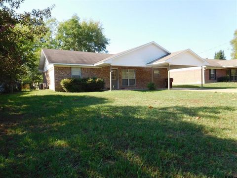 405 Cherry Street Chandler TX 75758