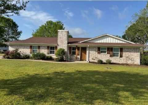 Photo of 4781 Farm Road 79, Paris, TX 75460 (MLS # 21252750)