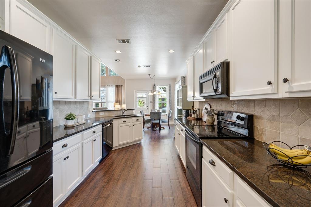 Fort Worth, Texas 76244, United States, 4 Bedrooms Bedrooms, ,4 BathroomsBathrooms,Residential,Contingent,161379