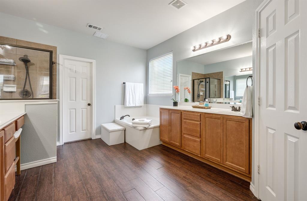 Fort Worth, Texas 76244, United States, 4 Bedrooms Bedrooms, ,4 BathroomsBathrooms,Residential,Contingent,161379