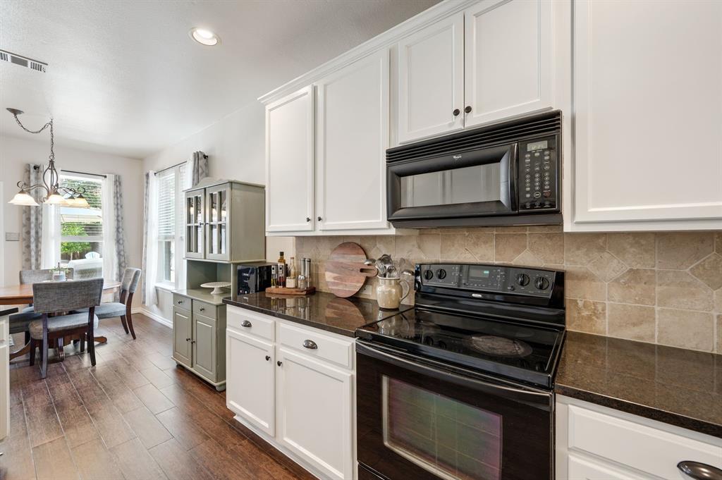 Fort Worth, Texas 76244, United States, 4 Bedrooms Bedrooms, ,4 BathroomsBathrooms,Residential,Contingent,161379