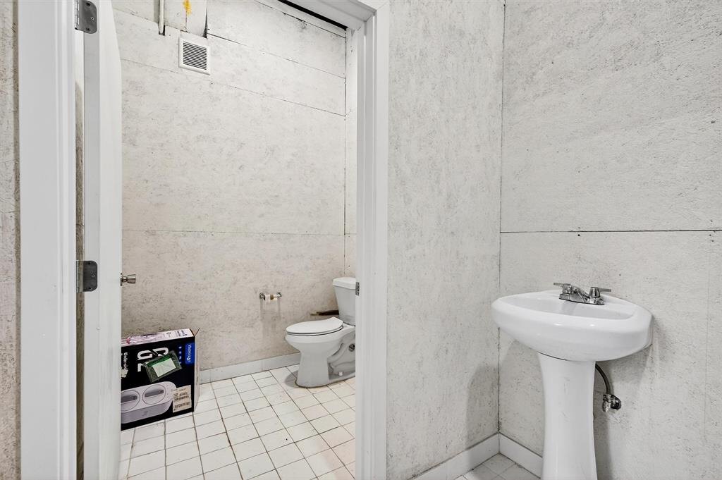 Southside Add Rep - Commercial Lease