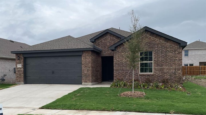 Photo 1 of 32 — 216 Van Horn Drive, Terrell, TX 75160