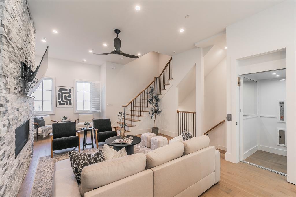 61 Cortes Drive