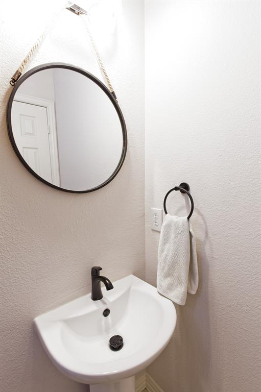 Addison, Texas 75001, United States, 2 Bedrooms Bedrooms, ,3 BathroomsBathrooms,Residential,Active,174538